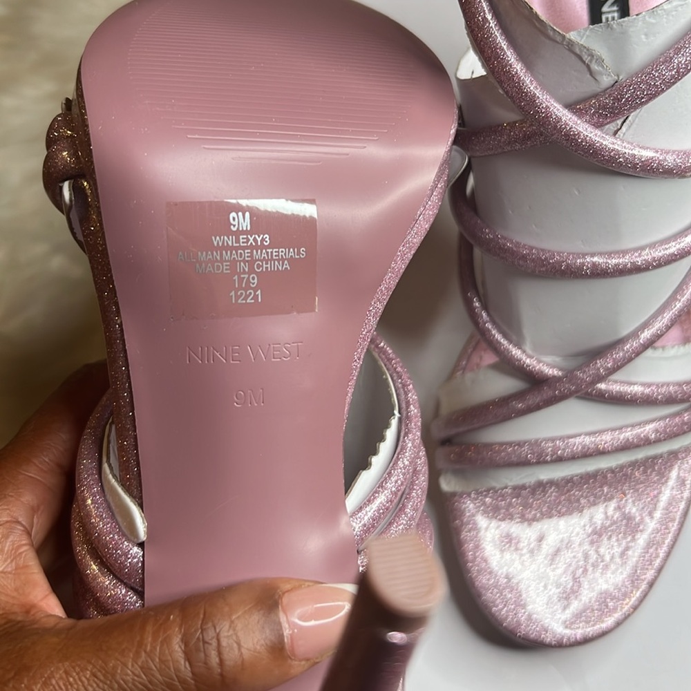 BNIB!Perfect party sandals!! 🩷 - Picture 2 of 4